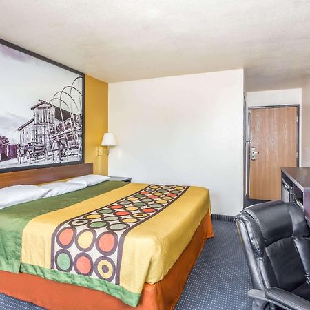 Super 8 By Wyndham Mesa Gilbert Hotel Exterior photo
